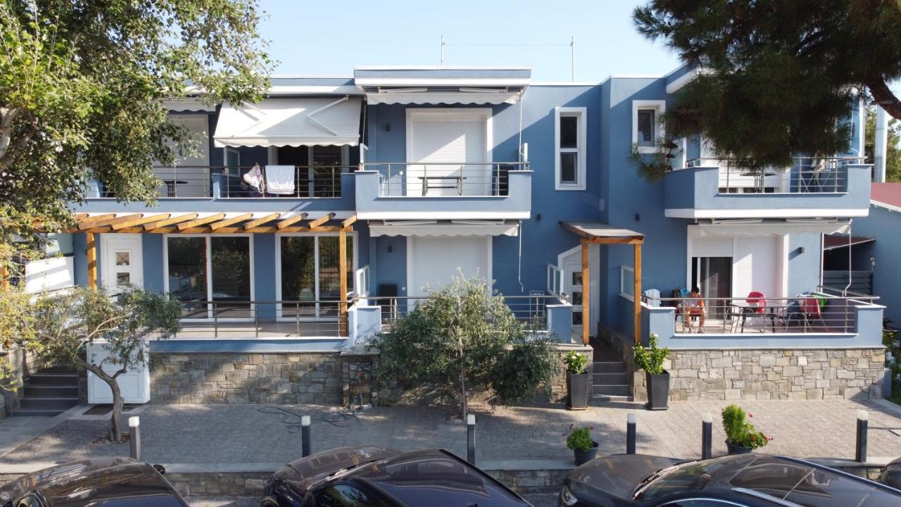 Isalos Suites Néa Péramos Esterno foto