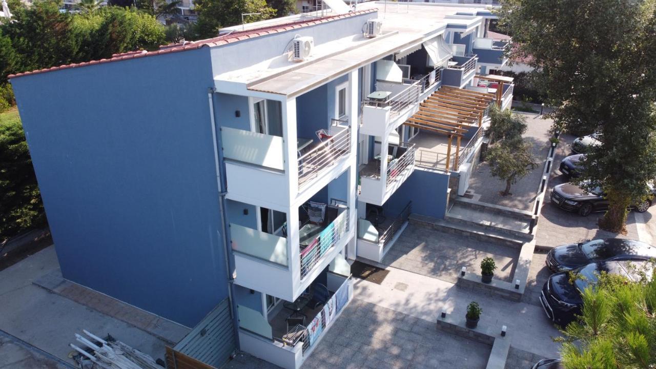 Isalos Suites Néa Péramos Esterno foto