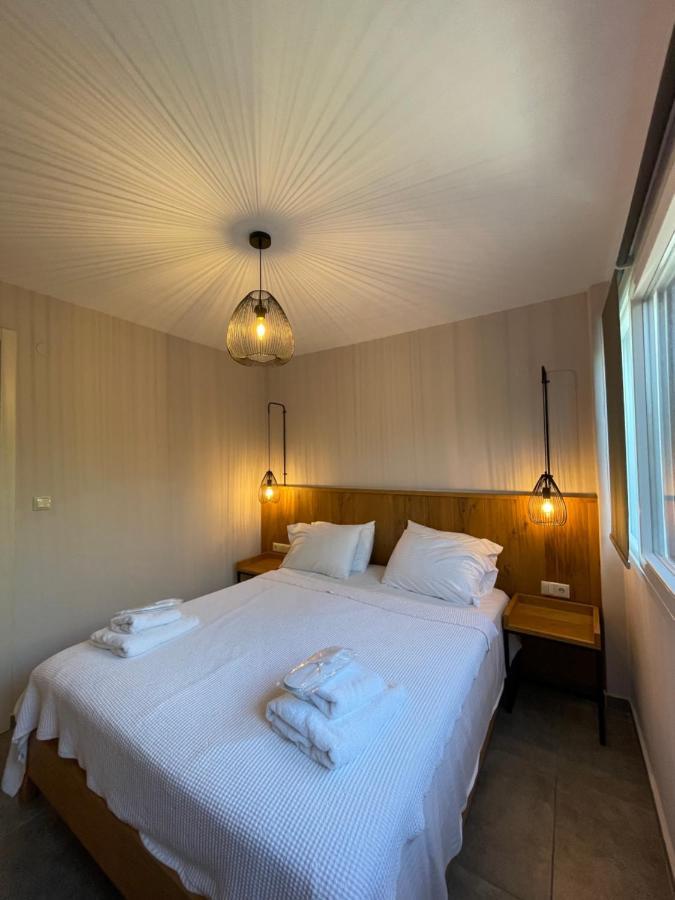 Isalos Suites Néa Péramos Esterno foto