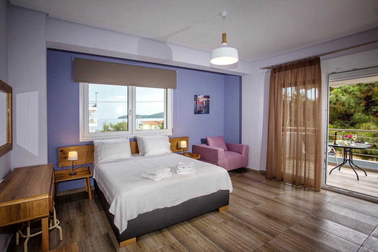 Isalos Suites Néa Péramos Esterno foto