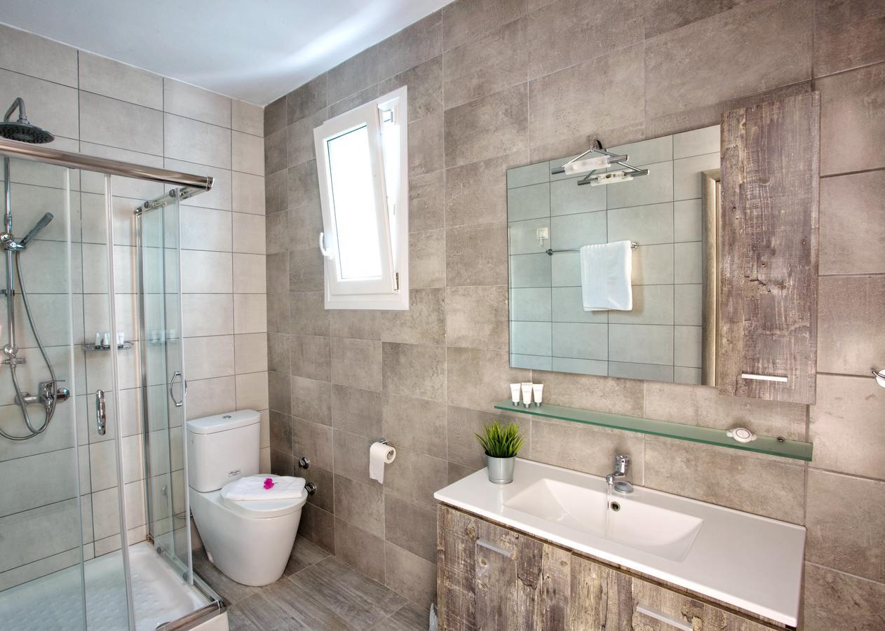 Isalos Suites Néa Péramos Esterno foto