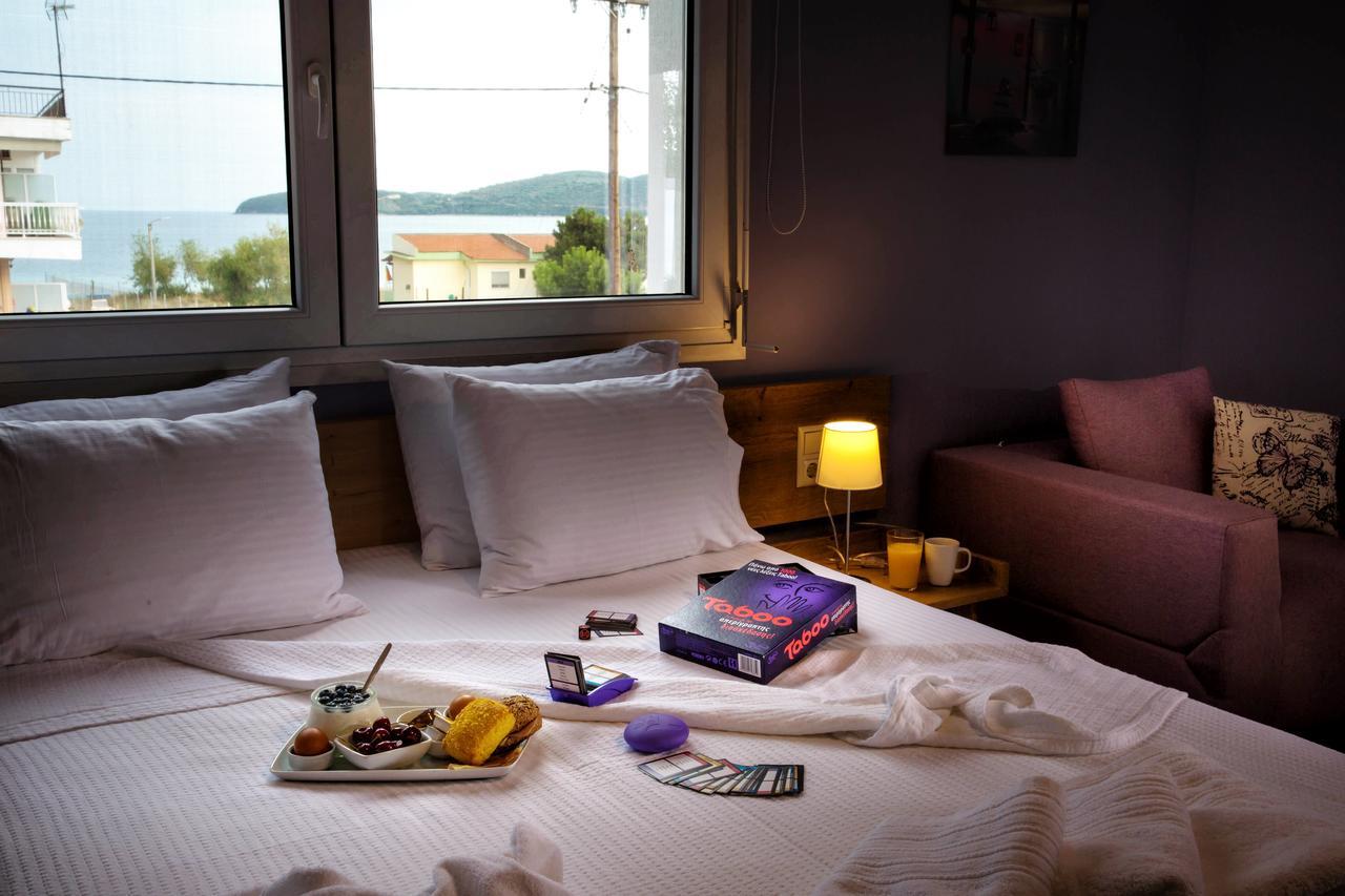 Isalos Suites Néa Péramos Esterno foto